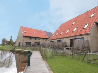 Luxury villa on Frisian water, cleaning included - Leons - 3