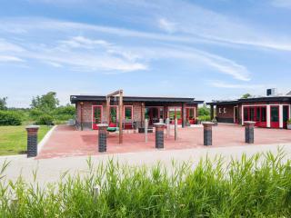 Canal-Side Retreat with Sauna, cleaning included - Schuilenburg - 6