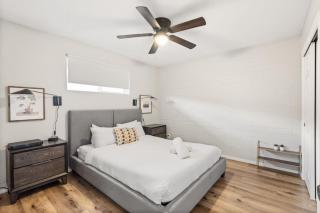 Fashion Square Apt3 - Scottsdale - 6