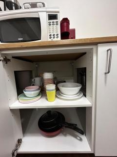 Entire 1 bedroom basement suite with Kitchenette and Laundry - Edmonton - 8