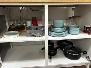 Entire 1 bedroom basement suite with Kitchenette and Laundry - Edmonton - 3