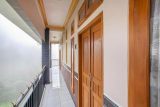 RedDoorz at Hotel Huni Raya Bromo - Pasuruan - 5