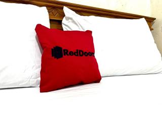 RedDoorz at Hotel Huni Raya Bromo - Pasuruan - 1