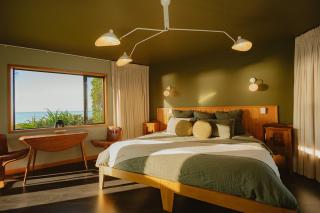 The Whole Front House - 9