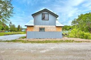 The Jigged Cottage on Lac Heney - Gracefield - 2