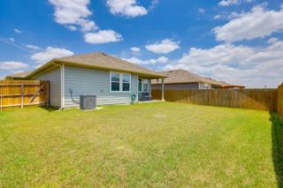 Remote Working Hub with Yard in South Austin Suburbs - Kyle - 9