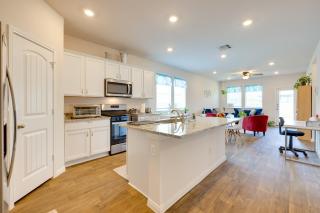 Remote Working Hub with Yard in South Austin Suburbs - Kyle - 6