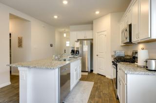 Remote Working Hub with Yard in South Austin Suburbs - Kyle - 5