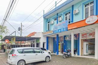 RedDoorz Syariah at Fariza Guesthouse Kendal - Brangsong - 6