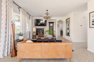 Beautiful 5 BR house Huge Pool SPA BBQ in Indio - Indio - 9