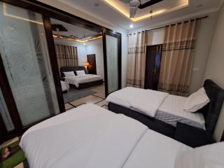 Pinewood Guest House, Islamabad - Islamabad - 1