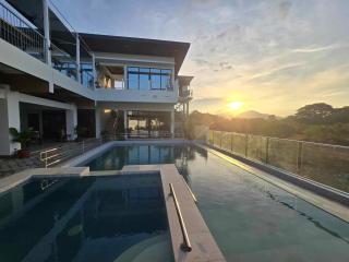 The Elizabeth Bay Hotspring Villa - Bay - 0