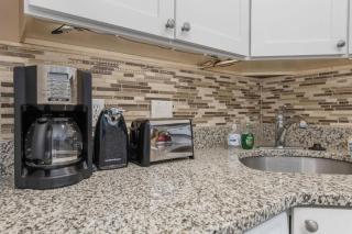 Comfy Oceanfront Condo King Pool FREE Tickets V101 - Myrtle Beach - 3