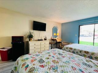 Cozy Beach Condo Pool Sm Dogs ok FREE Tickets D19 - Myrtle Beach - 9