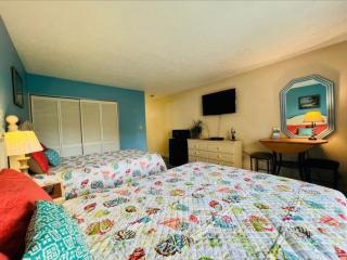 Cozy Beach Condo Pool Sm Dogs ok FREE Tickets D19 - Myrtle Beach - 8