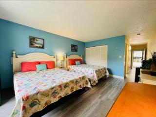 Cozy Beach Condo Pool Sm Dogs ok FREE Tickets D19 - Myrtle Beach - 6