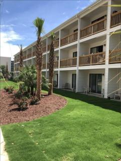 Cozy Beach Condo Pool Sm Dogs ok FREE Tickets D19 - Myrtle Beach - 4