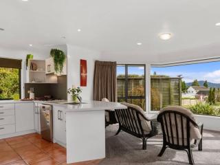 3 bedroom home Tranquil Views - Rotorua - 5