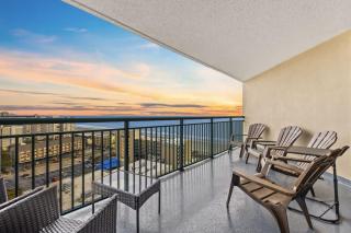 Charming Beach View 3BR King Pool FREE Tickets B152 - Myrtle Beach - 0