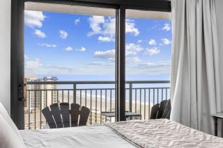 Charming Beach View 3BR King Pool FREE Tickets B152 - Myrtle Beach - 3