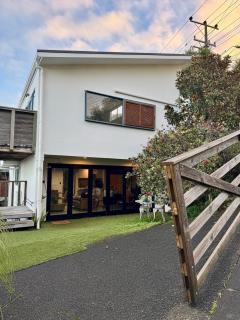 Sandy Toes & Netflix Nights, Relaxing Auckland Retreat - Auckland - 0