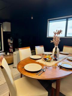 Sandy Toes & Netflix Nights, Relaxing Auckland Retreat - Auckland - 4