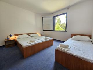 Mala Luka - Omiš, Beach Resort - Stanići - 1