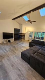 New Lake house with dock and boat option - Manchester - 2