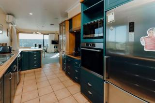 Mt Taranaki Vista - rural escape with scenic views - - 8