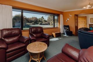 Mt Taranaki Vista - rural escape with scenic views - - 3