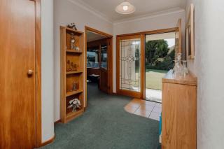 Mt Taranaki Vista - rural escape with scenic views - - 1