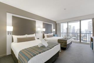 Ocean-View Studio - Walk to Cavill & Beach - Gold Coast - 3