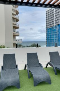 Ocean-View Studio - Walk to Cavill & Beach - Gold Coast - 1