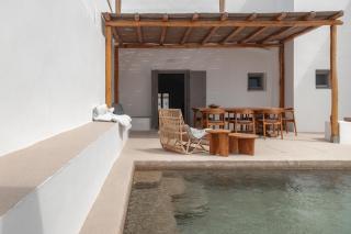 Siora of Paros - Ammiralis & Castelis - Naousa - 4
