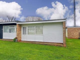Lovely 4 Berth Chalet In Hemsby Nearby Great Yarmouth Ref 73106F - Hemsby - 0