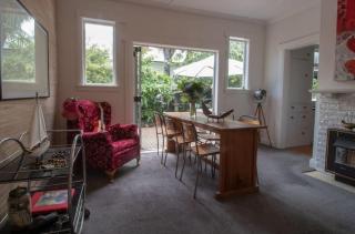 Bungalow Eight - 1930s charm near Pukekura Park - New Plymouth - 1