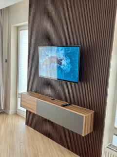 Cozy 1BR - Best location - 6