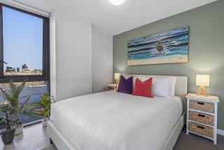Docklands Waterfront Elegance with Cityscape Views - Melbourne - 7