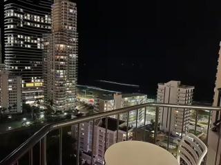 King Suite - Ocean View, Renovated Luxury - Lev 19 - Gold Coast - 1