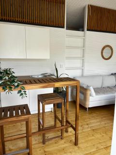 Sauna, tupa ja poreallas joen varrella - 0