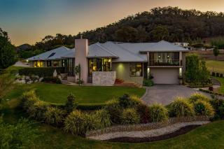 Red Lotus Estate - Grand, Scenic and Made for Groups - Mudgee - 3