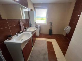 Stylish Stay Prešov, Panoramic View & parking - Prešov - 5