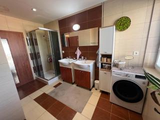 Stylish Stay Prešov, Panoramic View & parking - Prešov - 4