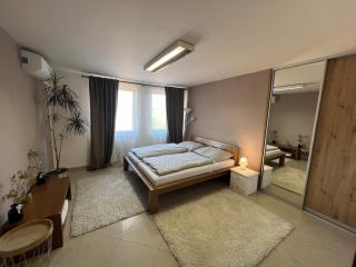 Stylish Stay Prešov, Panoramic View & parking - Prešov - 5