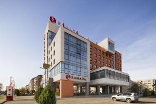 Ramada by Wyndham Oradea - Oradea - 0