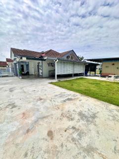 The Cozy Home with container house 5BR 20pax - Kampong Jelutong - 9