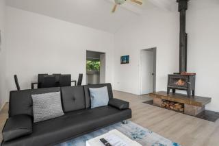 Narrow Neck Hideaway & Studio - 9