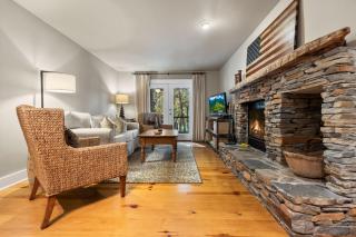 Buckanoe Condo -Hiking Trails Wood-Burning Fireplace Community Pools - Holcomb - 9
