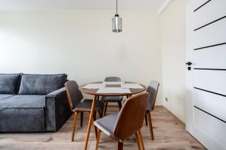 Dąbrowskiego Comfort Apartment by BookingHost - 4