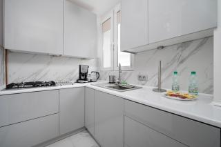 Dąbrowskiego Comfort Apartment by BookingHost - 3